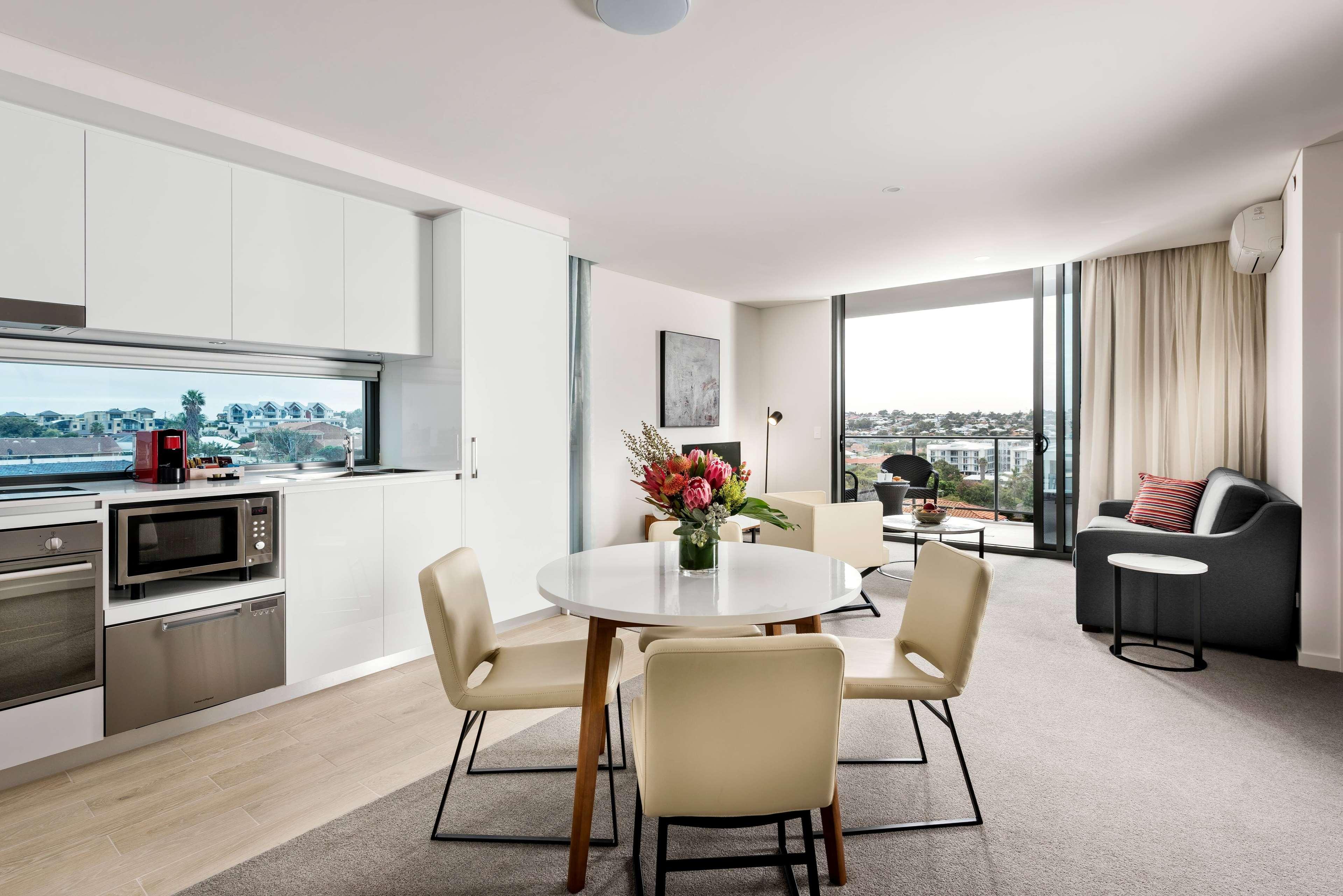 Ramada By Wyndham Vetroblu Scarborough Beach Perth Eksteriør bilde