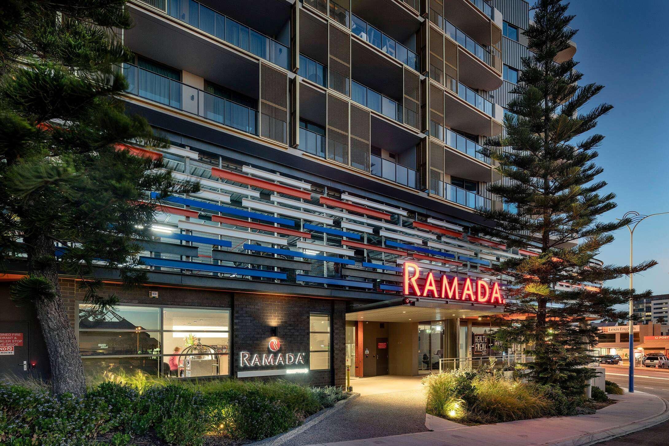 Ramada By Wyndham Vetroblu Scarborough Beach Perth Eksteriør bilde