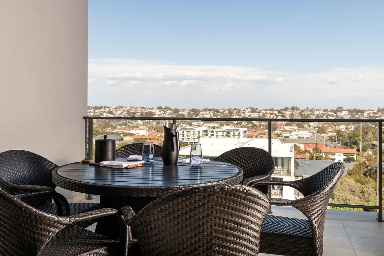 Ramada By Wyndham Vetroblu Scarborough Beach Perth Eksteriør bilde